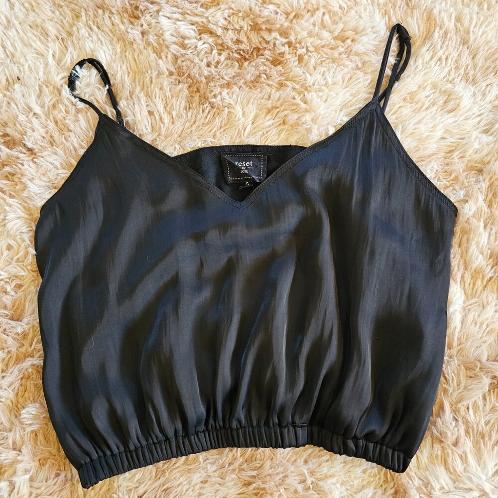 Cropped Satin Tank - Picture 3 of 4